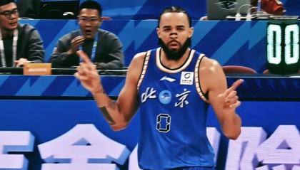 开云网页版-麦基首秀12+6！北京大胜送四川24连败 周琦11+7迎里程碑