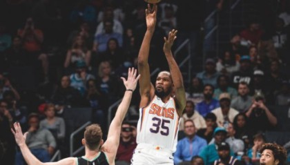 开云登录-死神来了！杜兰特完美首秀 双子星轮番轰炸虐黄蜂