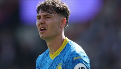 开云服务-英媒：纽卡有意狼队前锋拉森，初始报价5000万镑遭拒绝