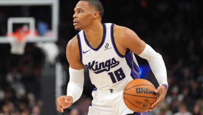 威少半场出战14分钟 10中4&amp;三分3中1拿到12分 出现2失误