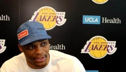 开云服务-韦少：我从来没有挑战教练 我一直都非常愿意牺牲