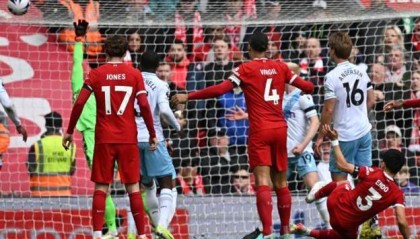 开云网页版-【英超】埃泽破门，罗伯逊救险，利物浦0-1水晶宫