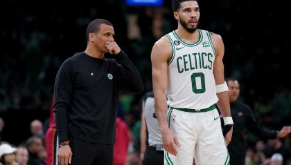 后场防守成漏洞&amp;内线无人可用 马祖拉将如何应对塔特姆的缺阵？